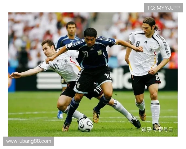 德甲以大脚打法著称的球队及代表球员详细技战术分析